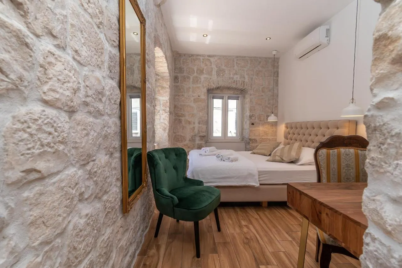 Residence Providenca Trogir Guest house