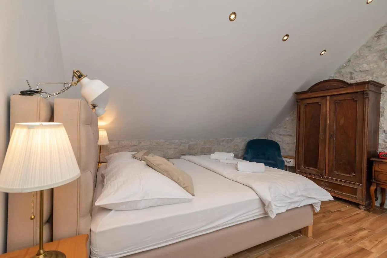 Guest house Residence Providenca Trogir