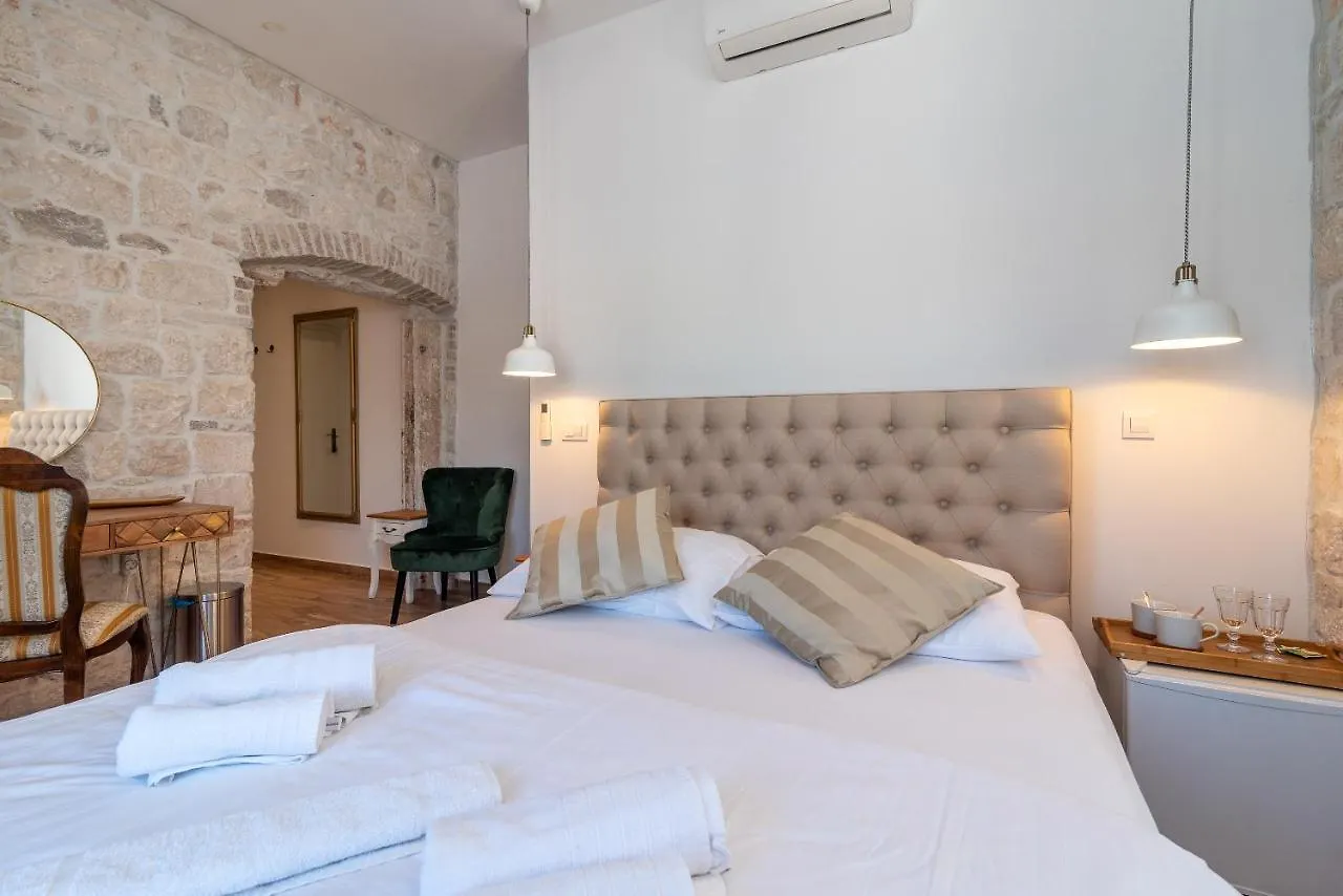 *** بيت ضيافة Residence Providenca تروغير كرواتيا